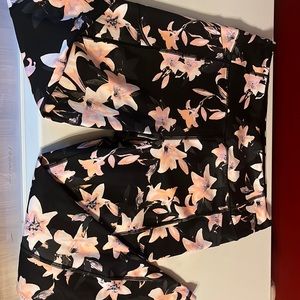 Like new Victoria secret Leggings!